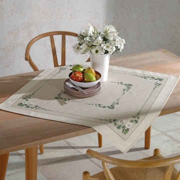 Toalha de Chá / Centro de Mesa Dohler Clean Renova Estampado Digital Botânica Flores 78cm x 78cm