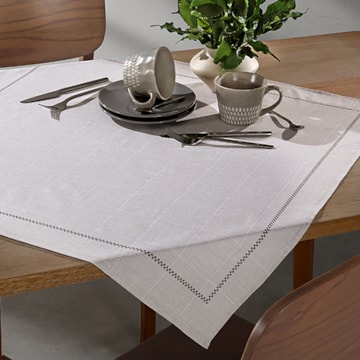 Toalha de Chá / Centro de Mesa Dohler Clean Renova Estampado Digital Iara 78cm x 78cm