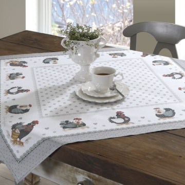 Toalha de Chá / Centro de Mesa Dohler Clean Renova Estampado Digital Lia Galinhas 78cm x 78cm