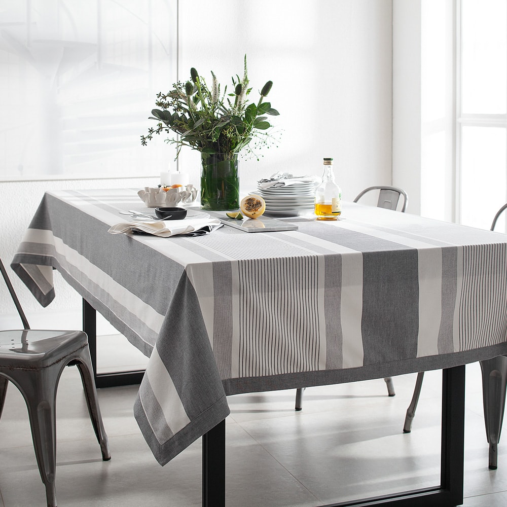 Toalha de Mesa Quadrada Buddemeyer Antimanchas Premier Lush 6 a 8 Lugares 1,80m x 1,80m