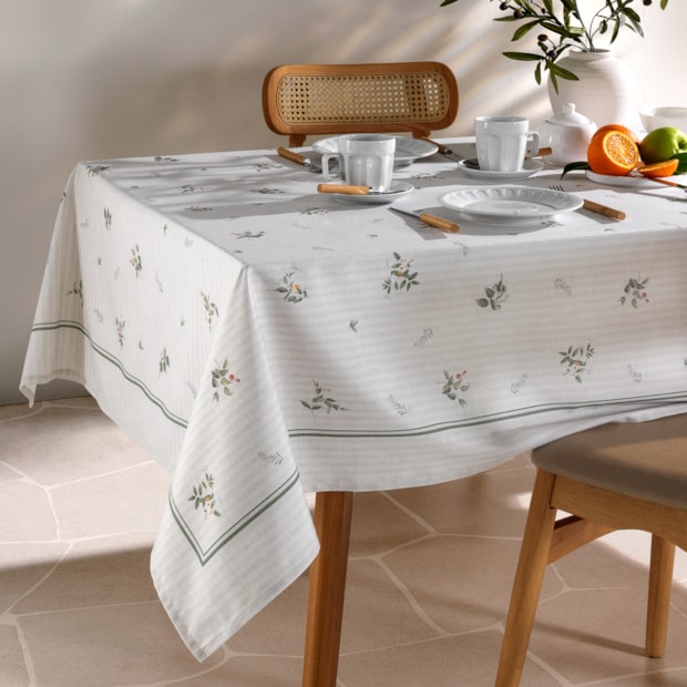 Toalha de Mesa Quadrada Dohler Clean Amélia 4 Lugares 1,40m x 1,40m