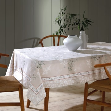 Toalha de Mesa Quadrada Dohler Clean Renova Estampado Digital Adele 8 Lugares 1,80m x 1,80m