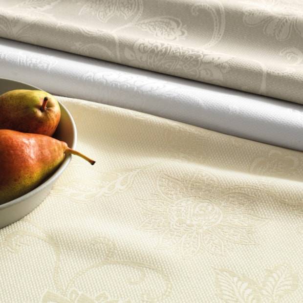Toalha de Mesa Quadrada Karsten Celebration Easy Wash Sienna 8 Lugares 2,20m x 2,20m