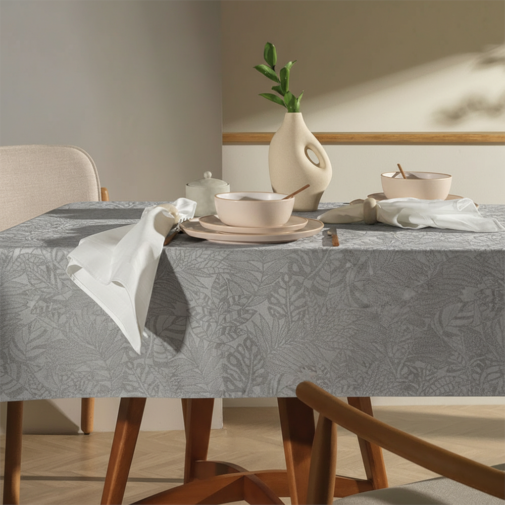 Toalha de Mesa Quadrada Karsten Jacquard Essencia 4 Lugares 1,40m x 1,40m