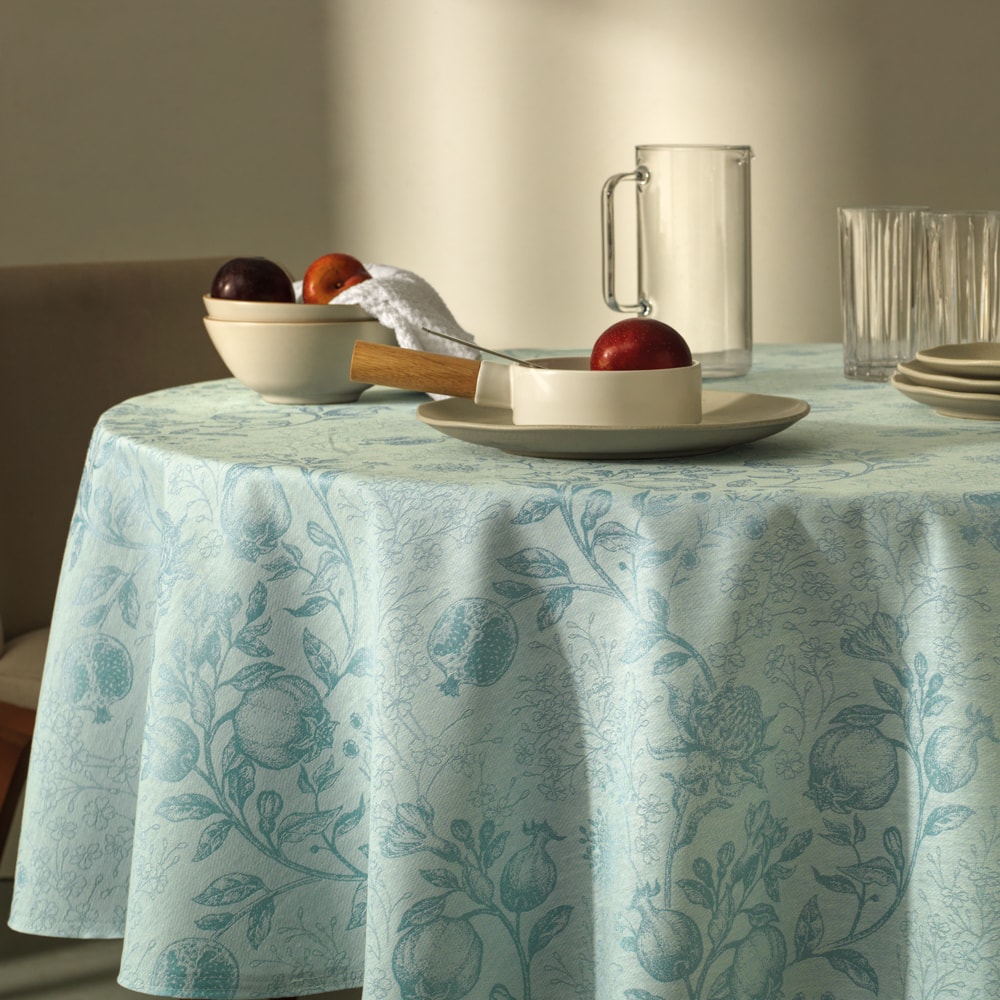 Toalha de Mesa Quadrada Karsten Jacquard Sempre Limpa Roman 8 Lugares 1,80m x 1,80m