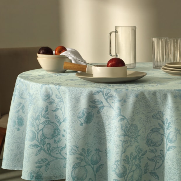 Toalha de Mesa Quadrada Karsten Jacquard Sempre Limpa Roman 8 Lugares 1,80m x 1,80m