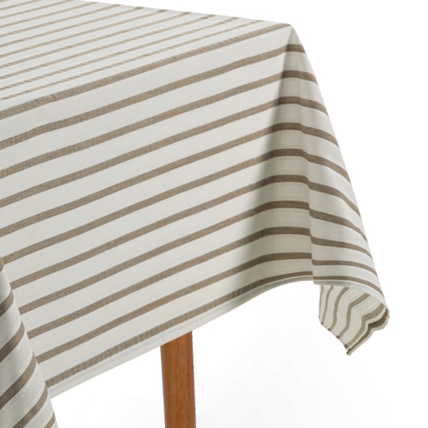 Toalha de Mesa Quadrada Karsten Jacquard Sempre Limpa Zaira 8 Lugares 1,80m x 1,80m