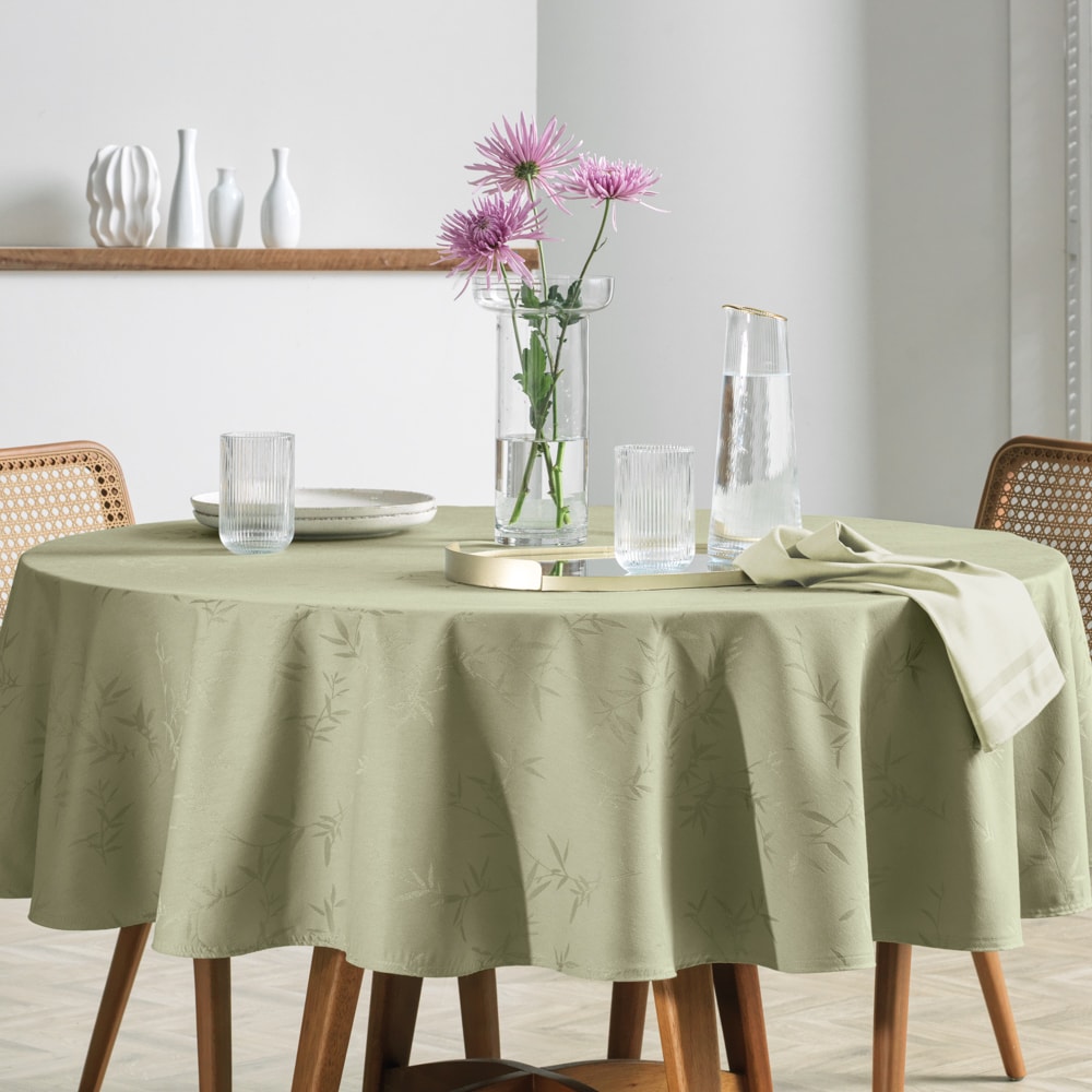 Toalha de Mesa Redonda Karsten Celebra Veríssimo Easy Wash 6 Lugares 1,78m