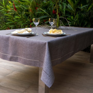 Toalha de Mesa Retangular Casa Argivai Glamour Taupe 6 Lugares 1,60m x 2,10m
