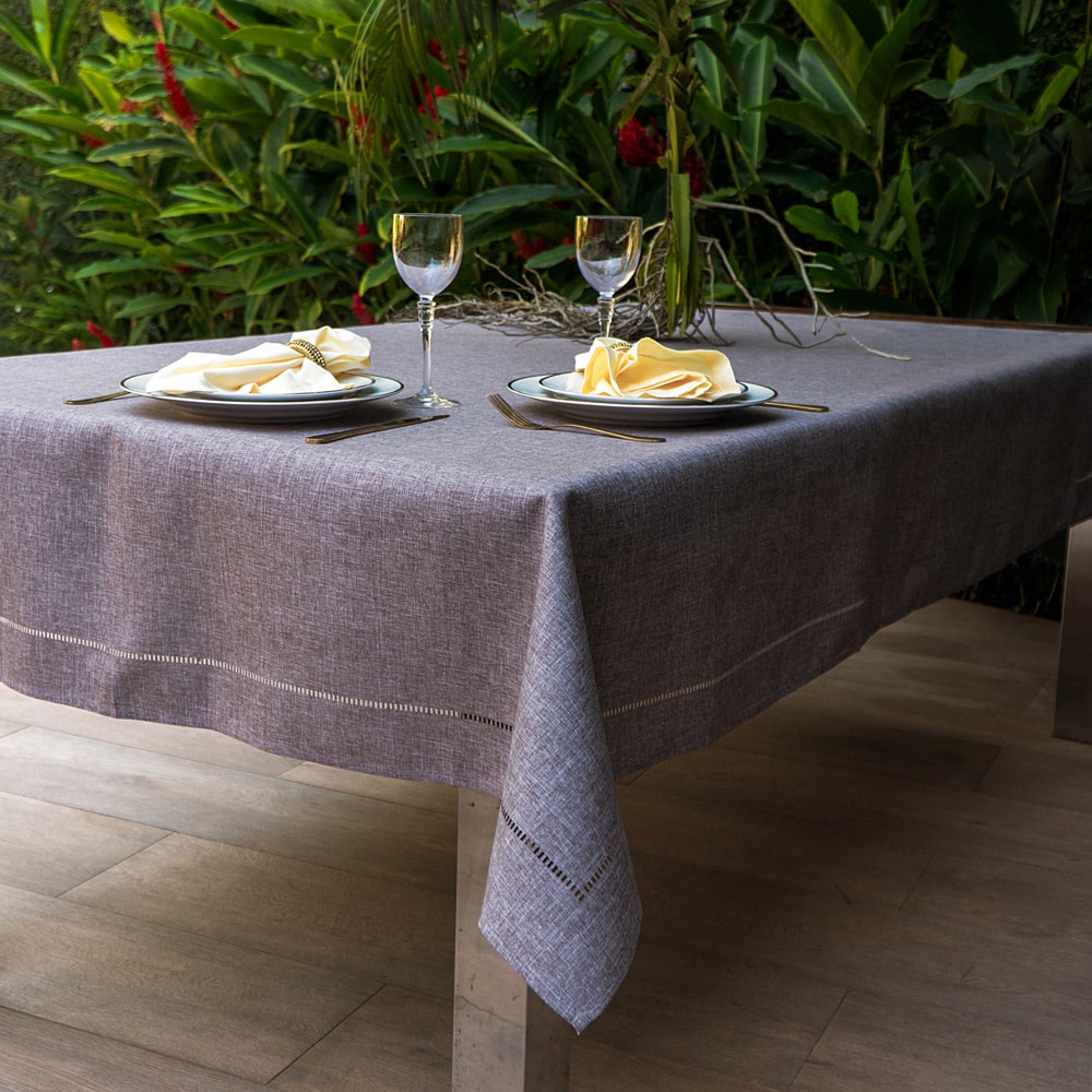 Toalha de Mesa Retangular Casa Argivai Glamour Taupe 8 Lugares 1,60m x 2,60m