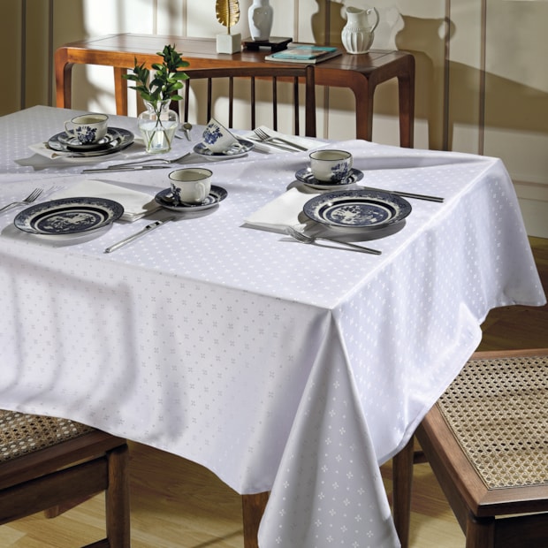 Toalha de Mesa Retangular Dohler Cindy 10 Lugares 1,60m x 3,10m