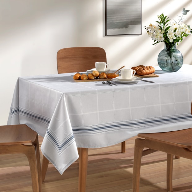 Toalha de Mesa Retangular Dohler Clean Ciel 8 Lugares 1,60m x 2,70m