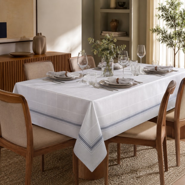Toalha de Mesa Retangular Dohler Clean Ciel 8 Lugares 1,60m x 2,70m