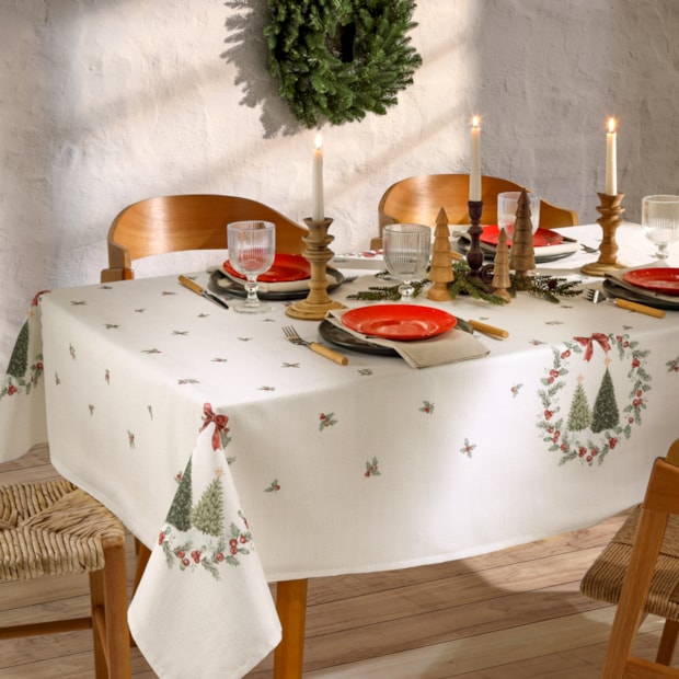 Toalha de Mesa Retangular Dohler Clean Estampado Digital Bosque de Natal 8 Lugares 1,60m x 2,70m