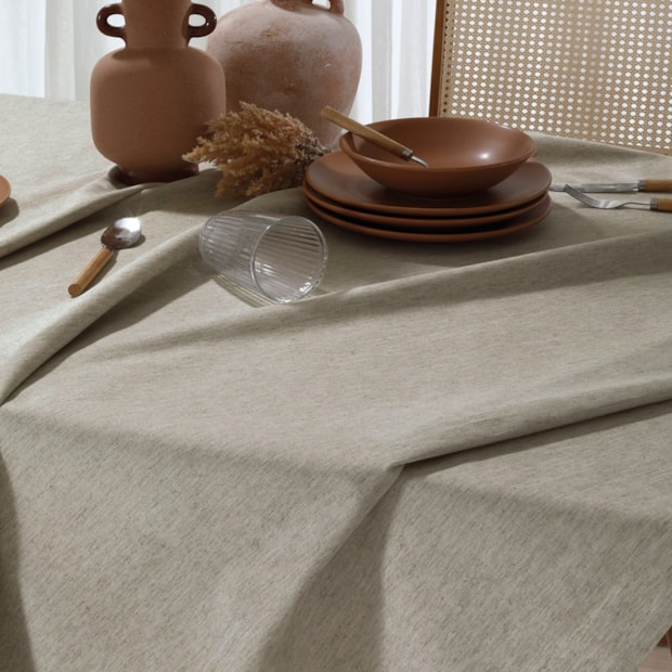 Toalha de Mesa Retangular Dohler Clean Linhares Lisa c/ Linho 10 Lugares 1,60m x 3,10m