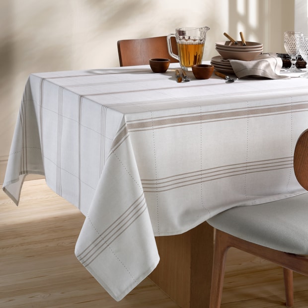 Toalha de Mesa Retangular Dohler Clean Nina 8 Lugares 100% Algodão 1,60m x 2,70m