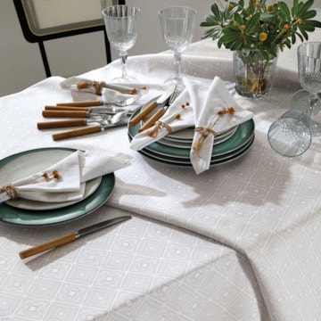 Toalha de Mesa Retangular Dohler Clean Renova Estampado Digital Alicia 6 Lugares 1,40m x 2,10m