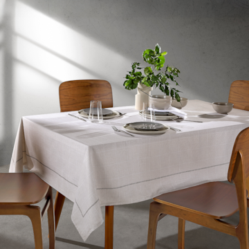 Toalha de Mesa Retangular Dohler Clean Renova Estampado Digital Iara 8 Lugares 1,60m x 2,70m