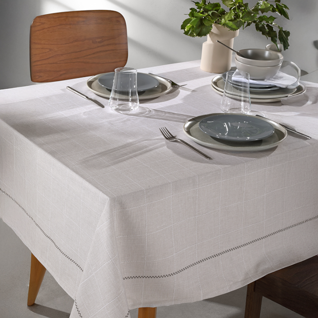 Toalha de Mesa Retangular Dohler Clean Renova Estampado Digital Iara 8 Lugares 1,60m x 2,70m