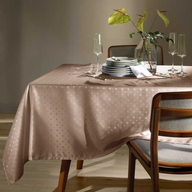 Toalha de Mesa Retangular Dohler Jacquard Cindy 6 Lugares 1,40m x 2,10m