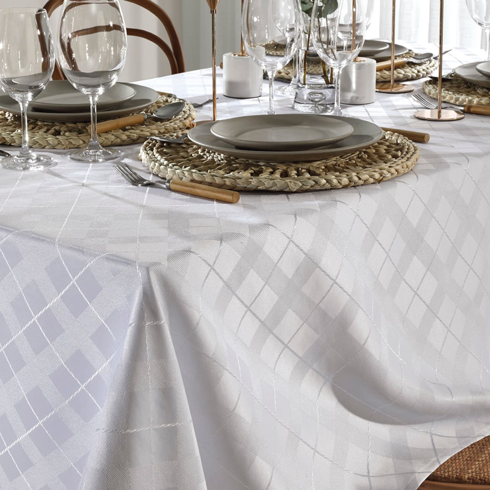 Toalha de Mesa Retangular Dohler Requinte II TJ-4872 8 Lugares 1,60m X 2,70m