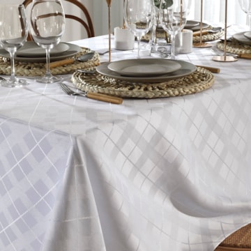 Toalha de Mesa Retangular Dohler Requinte II TJ-4872 8 Lugares 1,60m X 2,70m