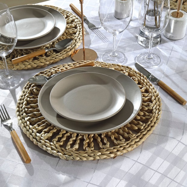 Toalha de Mesa Retangular Dohler Requinte II TJ-4872 8 Lugares 1,60m X 2,70m