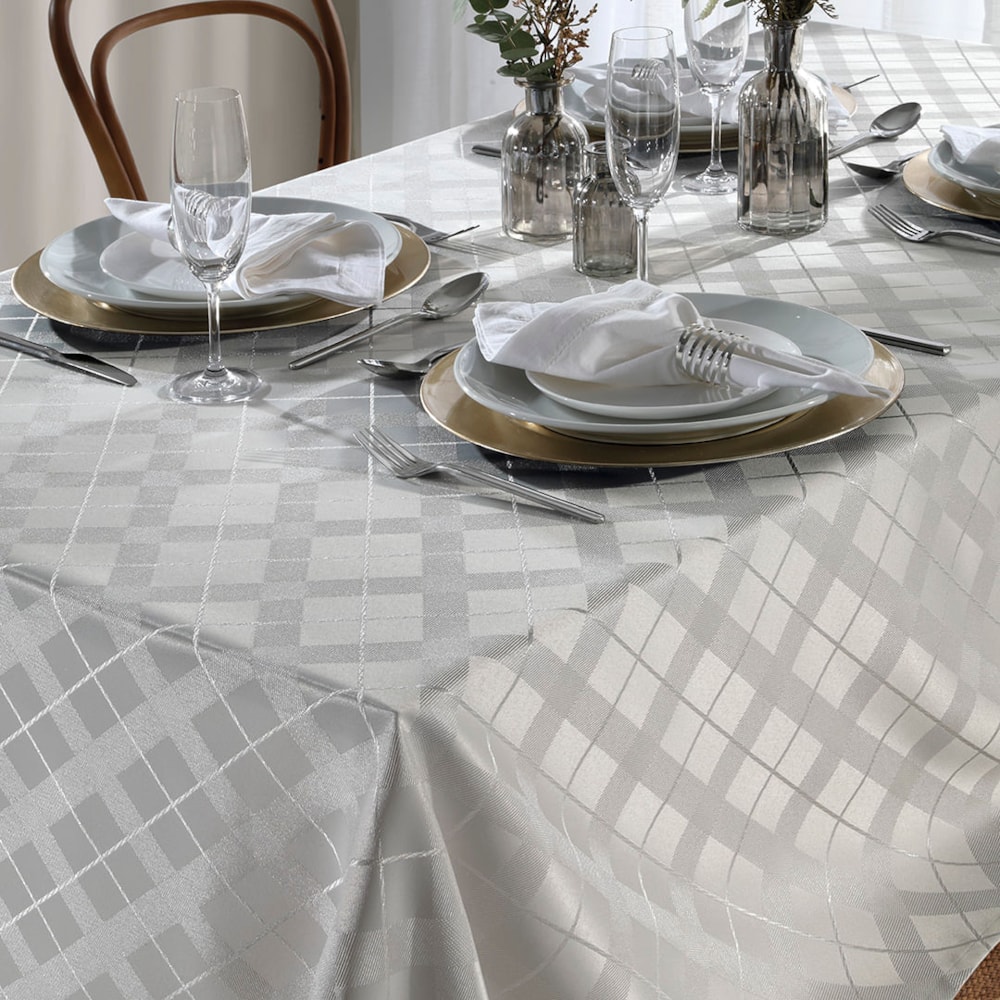 Toalha de Mesa Retangular Dohler Requinte II TJ-4872 8 Lugares 1,60m X 2,70m
