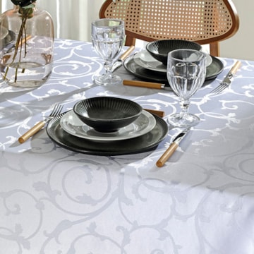 Toalha de Mesa Retangular Dohler Requinte II TJ-6205 6 Lugares 1,40m x 2,10m