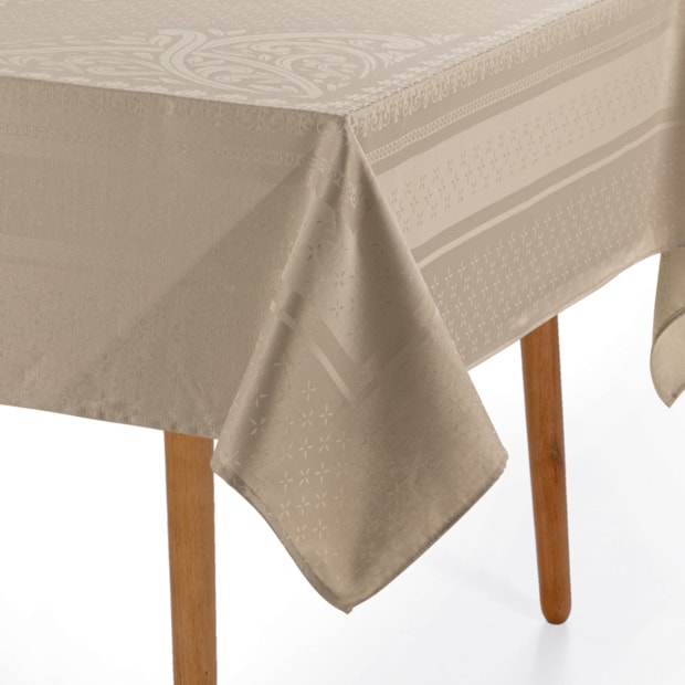 Toalha de Mesa Retangular Karsten Celebra Lesier Easy Wash 8 Lugares 1,80m x 2,70m