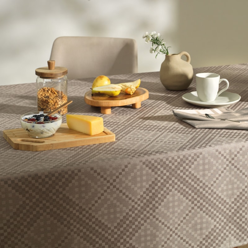 Toalha de Mesa Retangular Karsten Jacquard Sempre Limpa Beamon 6 Lugar