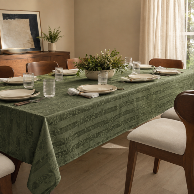 Toalha de Mesa Retangular Karsten Jacquard Sempre Limpa Serena 8 Lugares 1,60m x 2,70m
