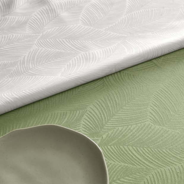 Toalha de Mesa Retangular Karsten Jacquard Tilia 6 Lugares 1,40m x 2,10m