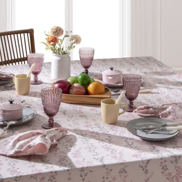 Toalha de Mesa Retangular Naturalle Limpeza Prática Quatro Estações 8 lugares 1,60m x 2,40m