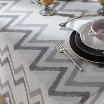 Toalha de Mesa Retangular Naturalle Limpeza Prática São Paulo 6 Lugares 1,60m x 2,20m