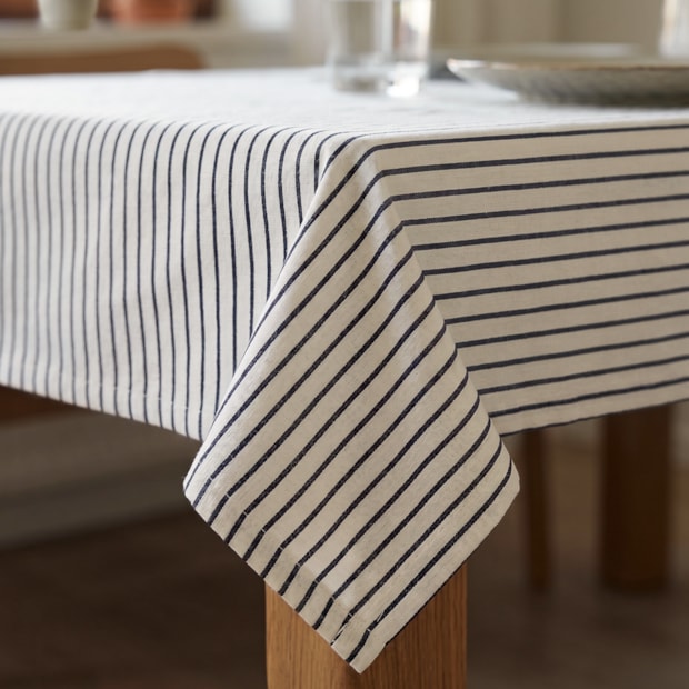 Toalha de Mesa Retangular Riviera Listra 10 Lugares 1,40m x 3,00m