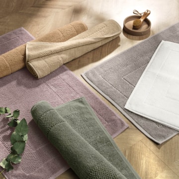 Toalha de Piso Antiderrapante Karsten Solare 100% Algodão 48cm x 80cm - Gramatura: 700 g/m²