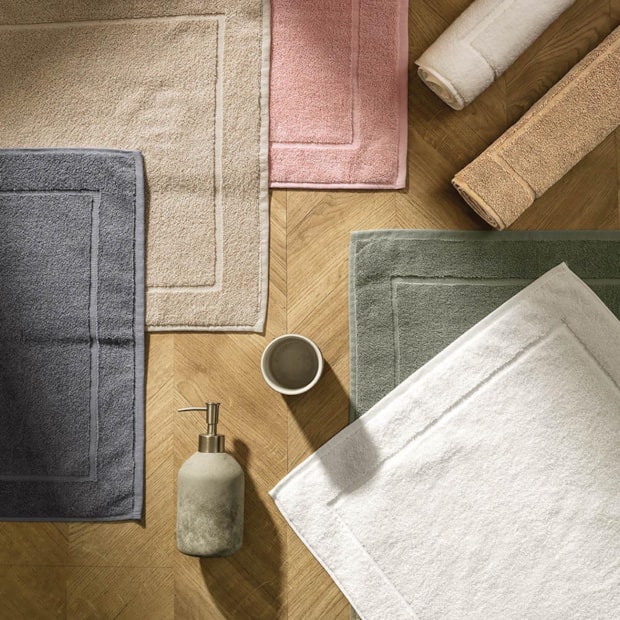 Toalha de Piso Karsten Juliet 100% Algodão 48cm x 70cm - Gramatura: 680g/m²