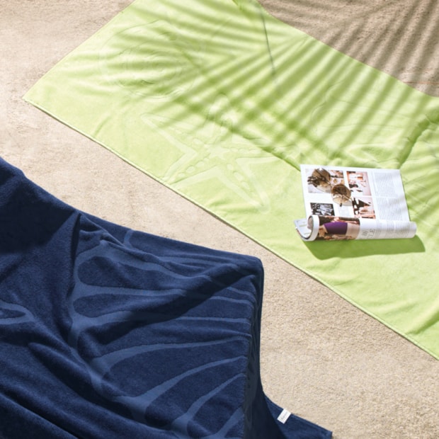 Toalha de Praia Karsten Búzios Jacquard Aveludada 100% Algodão 86cm x 1,50m - Gramatura: 430g/m²