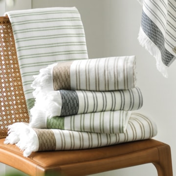 Toalha de Praia Karsten Hilton c/ Franjas 86cm x 1,63m