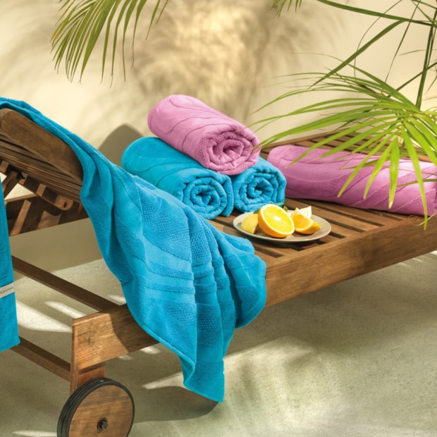 Toalha de Praia Karsten Maré Jacquard com Franjas 100% Algodão 86cm x 1,50m - Gramatura: 480g/m²