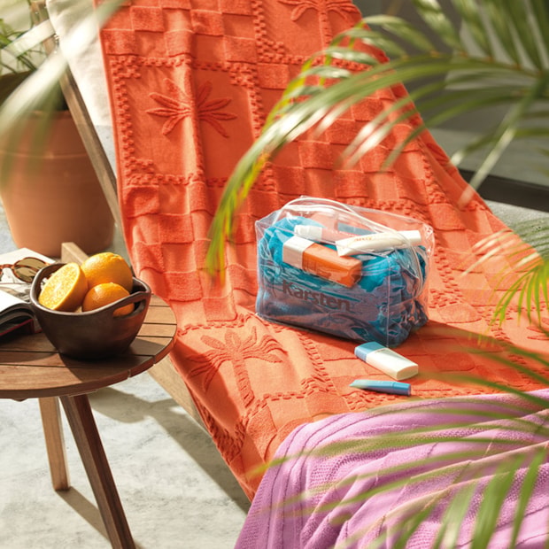 Toalha de Praia Karsten Sol Jacquard com Franjas 100% Algodão 86cm x 1,50m - Gramatura: 480g/m²