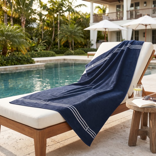 Toalha de Praia Trussardi Isola 100% Algodão 86cm x 1,60m - Gramatura: 520g/m²