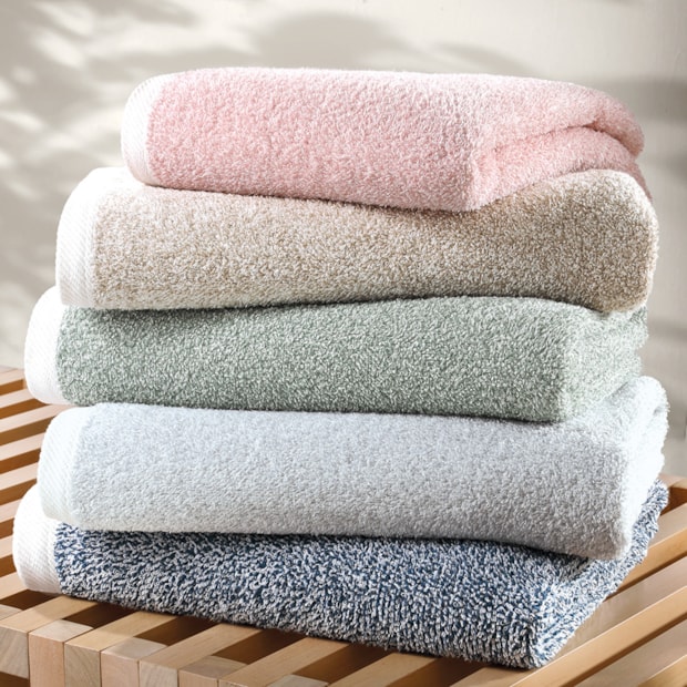 Toalha de Rosto Dohler Uni Air Touch 100% Algodão Fio Tinto - Gramatura: 480g/m²