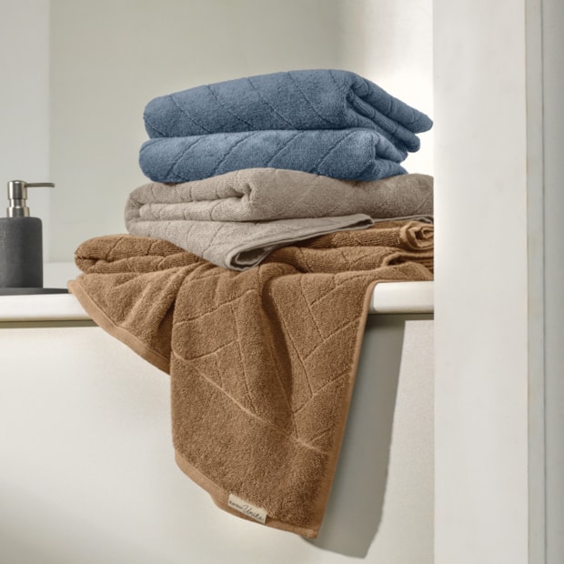 Toalha de Rosto Karsten Aspen 100% Algodão Fio Penteado Jacquard