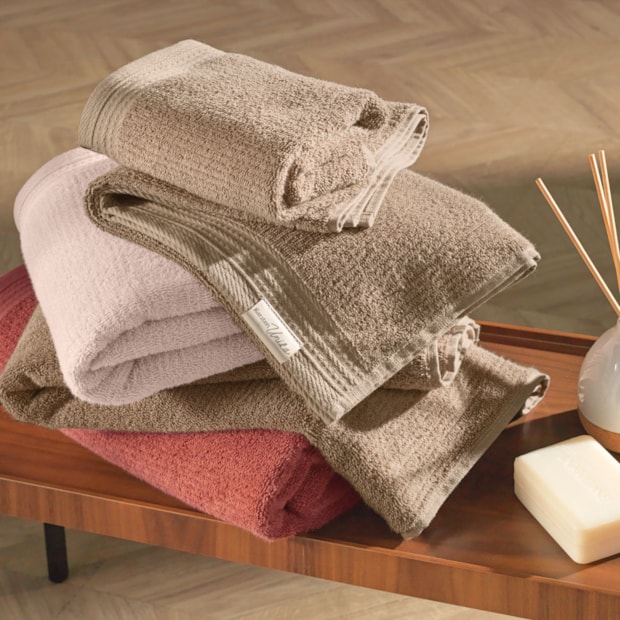 Toalha de Rosto Karsten Imperial Fio Penteado Max 100% Algodão - Gramatura: 450g/m²