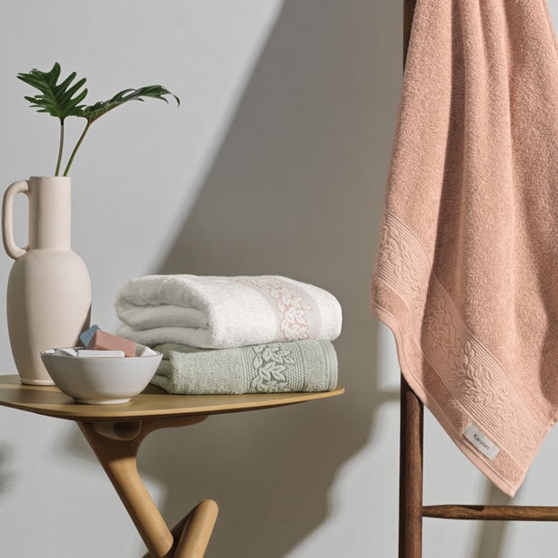 Toalha de Rosto Karsten Provence Jacquard - Gramatura: 420g/m²