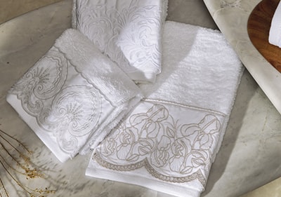 Toalha de Mão / Lavabo Trussardi Raffinato Bordada 100% Algodão