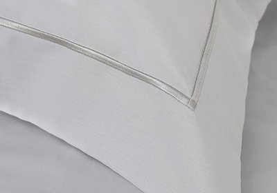 Fronha Buddemeyer Gran Percal Classic com Abas 100% Algodão Fio Penteado 200 Fios 50cm x 70cm (1 Peça)