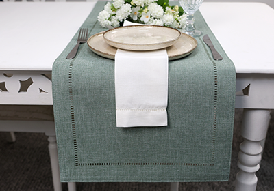 Caminho de Mesa Glamour Verde Star